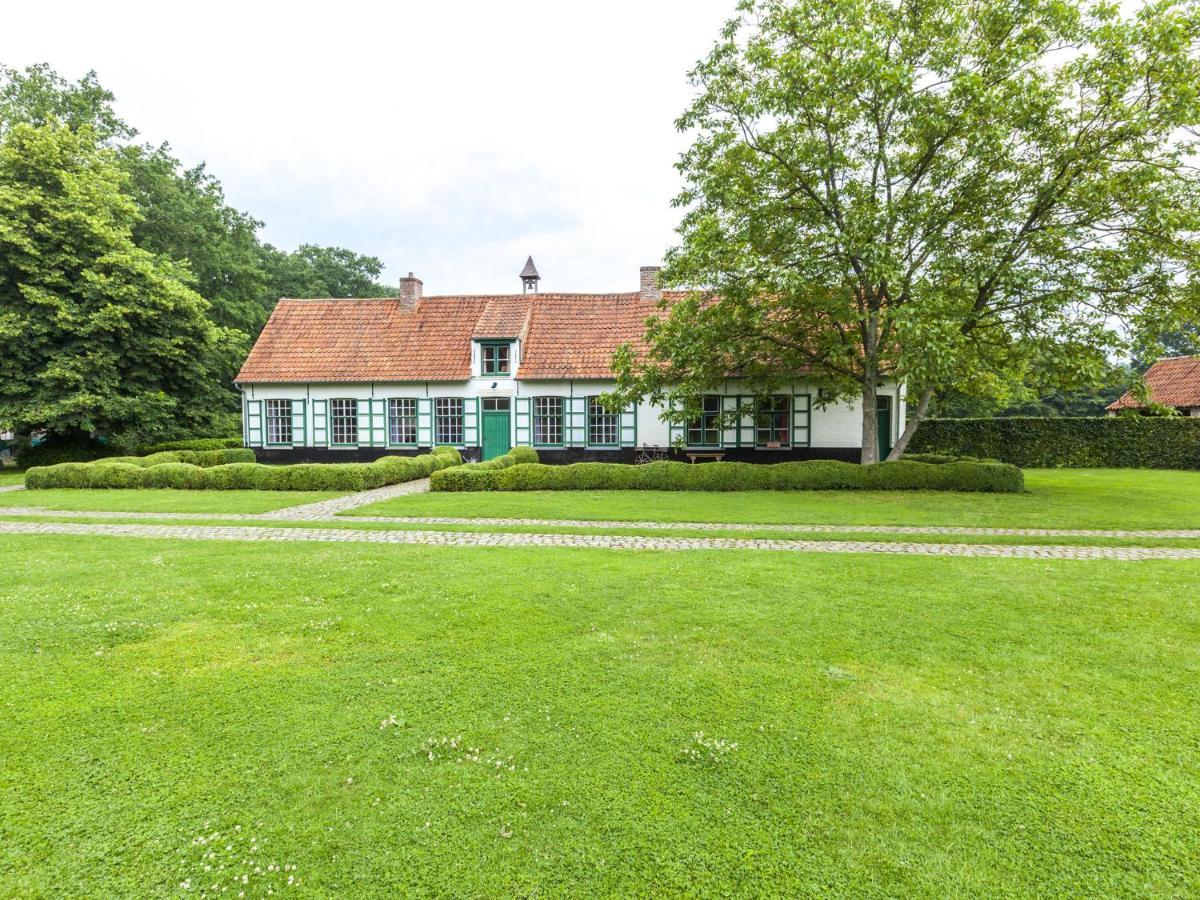 Beautiful Farmhouse In Beernem With Big Garden Εξωτερικό φωτογραφία